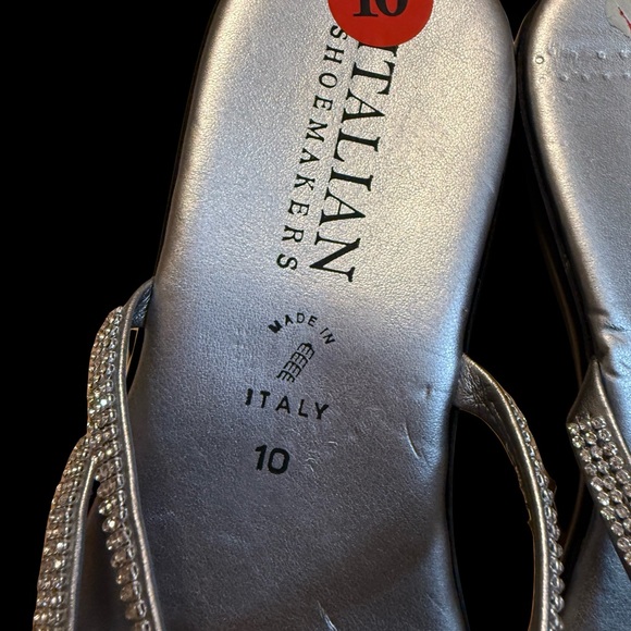 Italian Shoemakers Metallic Silver Strappy Sandals - Picture 5 of 6